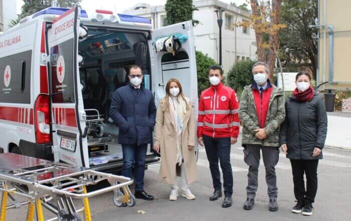 donazione barelle per incubatrice