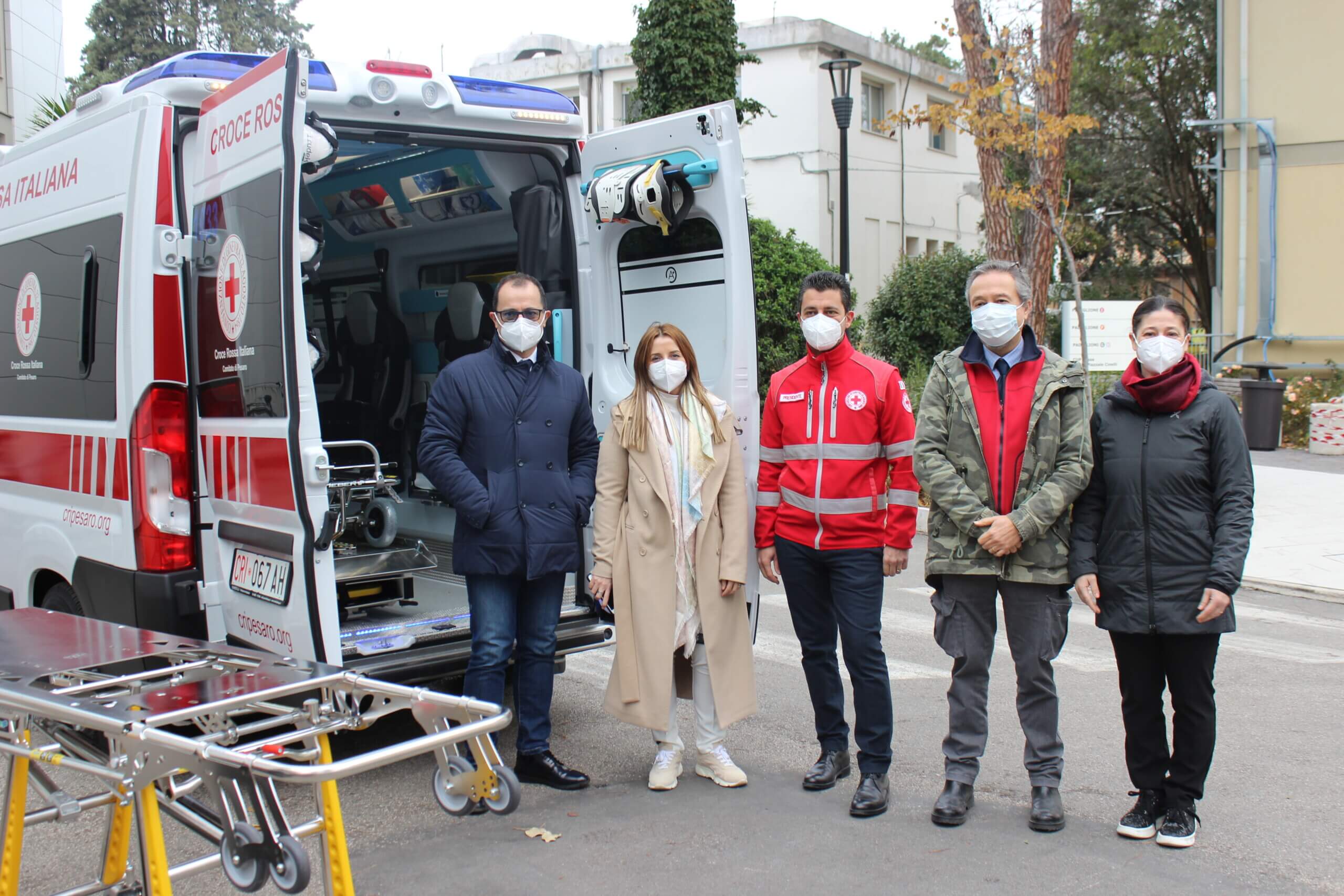 donazione barelle per incubatrice