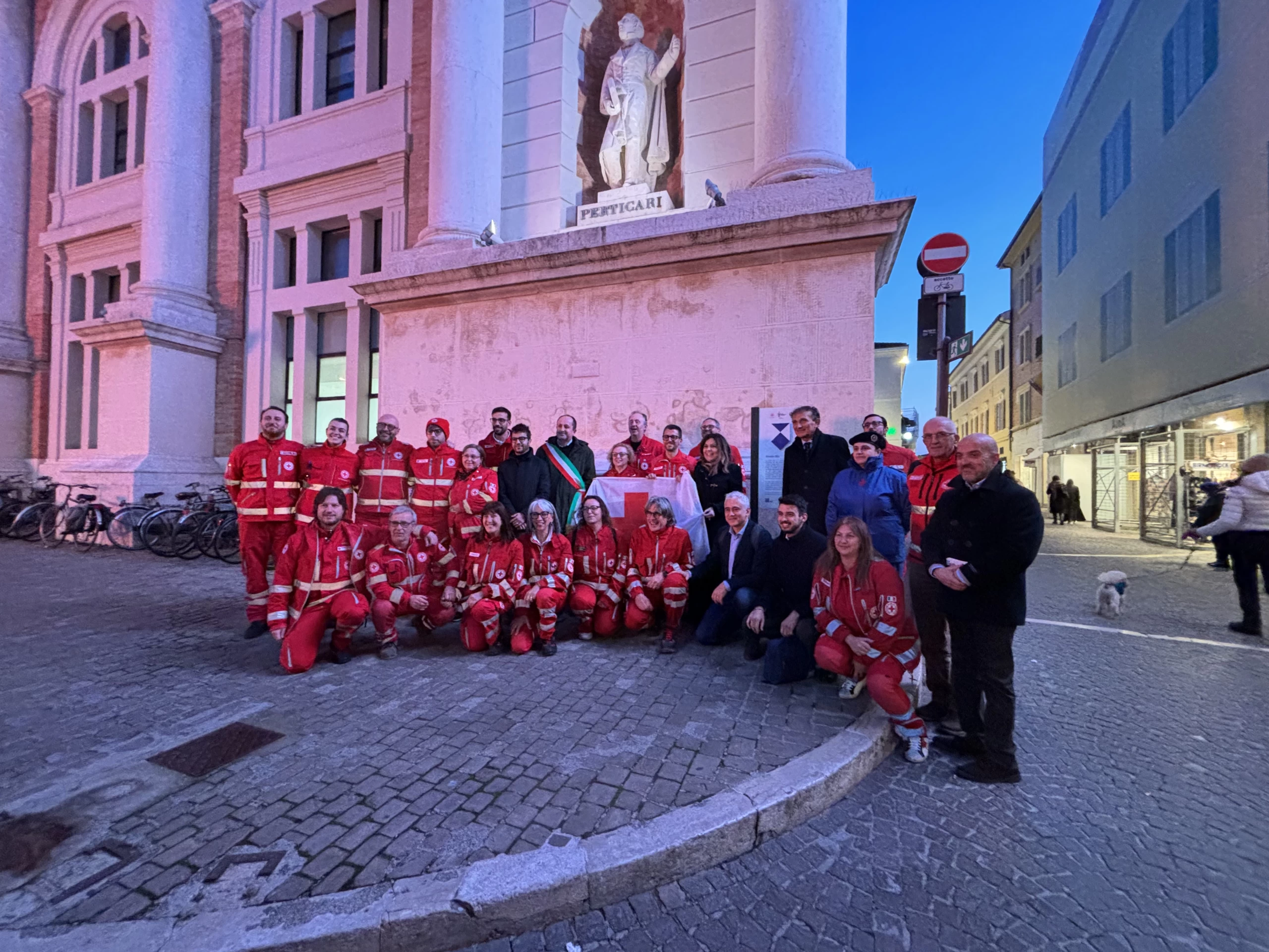 scudo blu_piazza del popolo